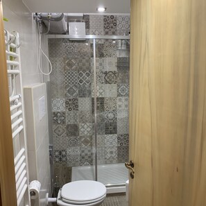 Apartment, 2 Bedrooms | Bathroom