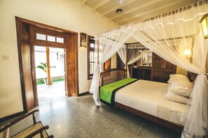 3 bedrooms, in-room safe, desk, iron/ironing board