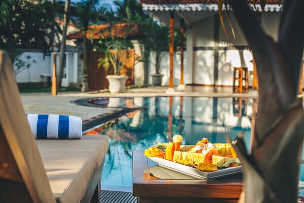 Breakfast (USD 3 per person)