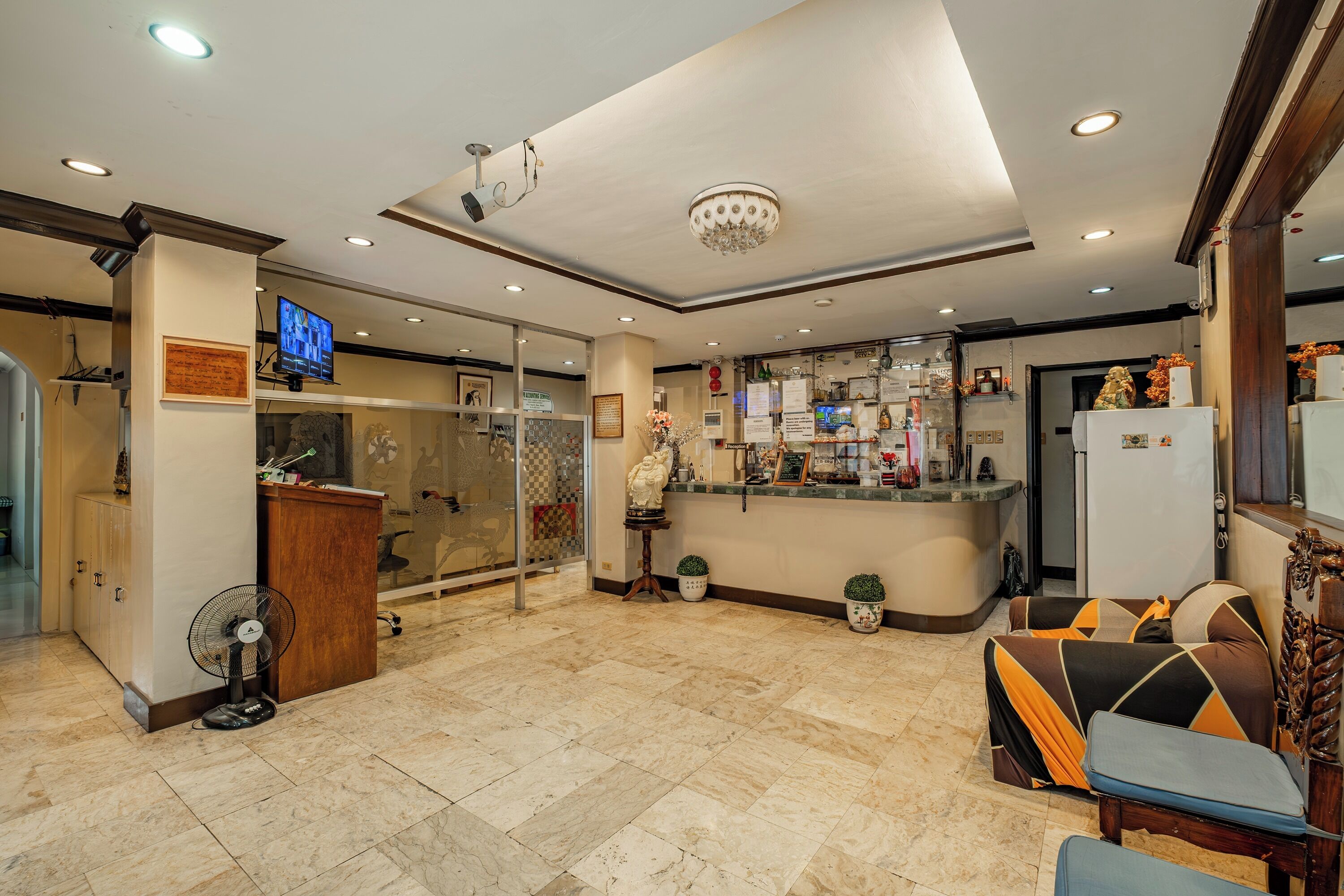 بوفيه فطور يوميًا بتكلفة قدرها (200 PHP للشخص)