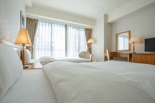 Classic Twin Room | Desk, blackout drapes, soundproofing, iron/ironing board