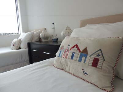 South Row by ShortstayMK