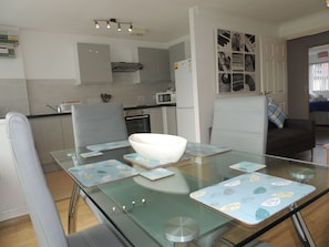 Apartment, 2 Bedrooms | Living room