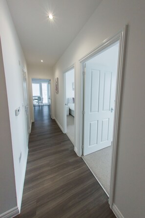 Lejlighed - 2 soveværelser | Opholdsområde | Fladskærms-tv, dvd-afspiller, iPod-dockingstation