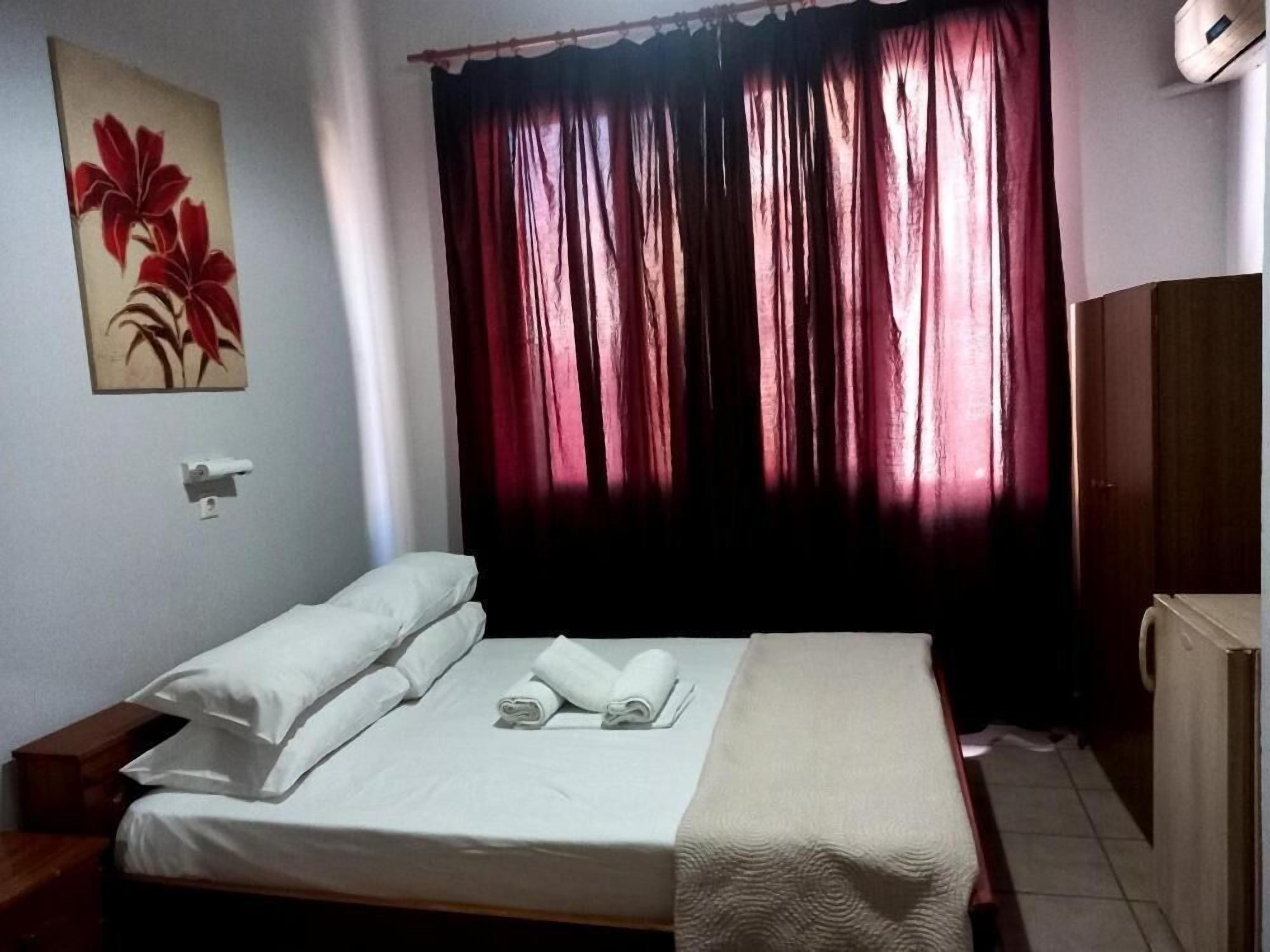 Desk, iron/ironing board, free WiFi, bed sheets