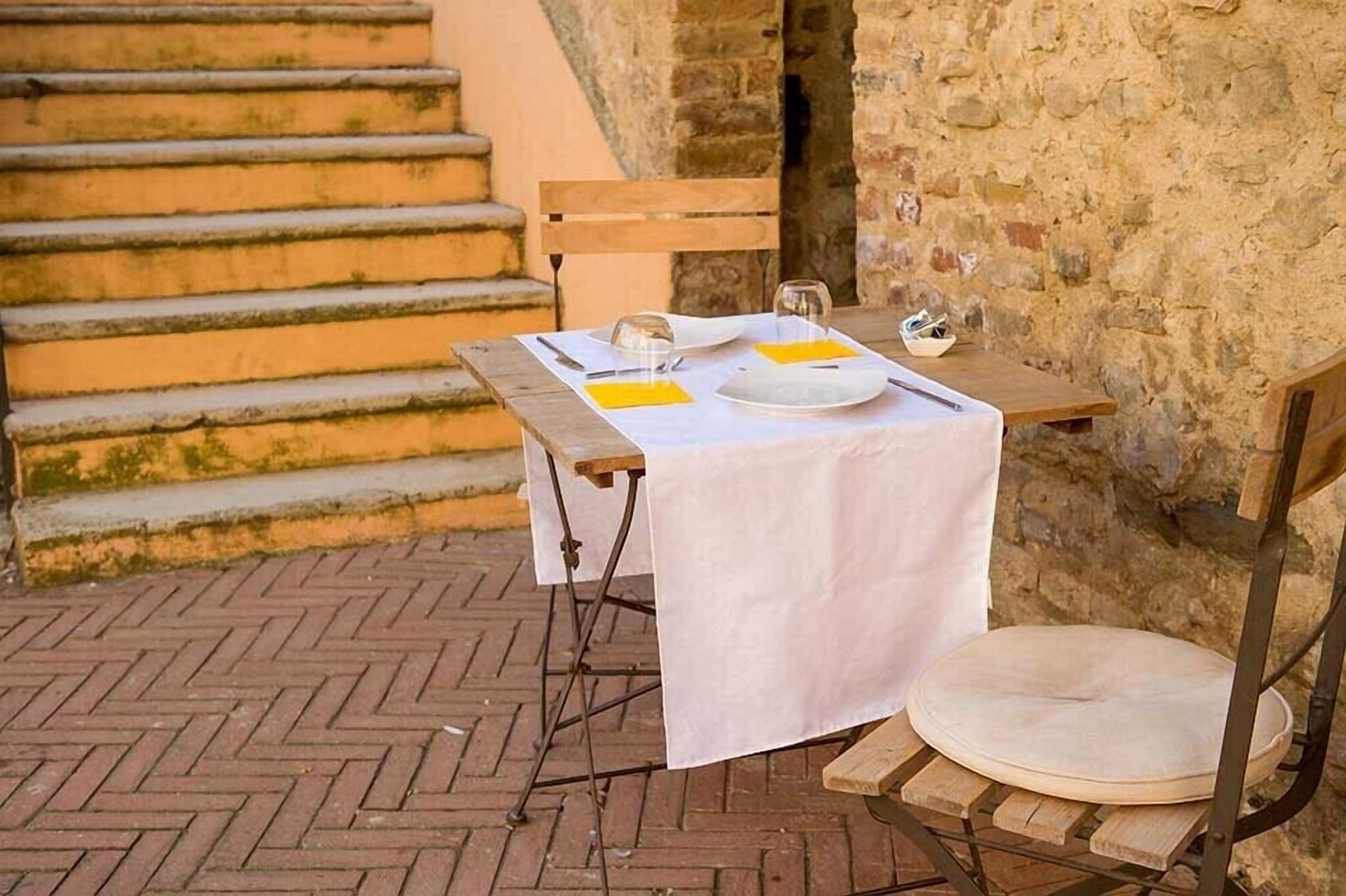 Déjeuner et dîner servis sur place