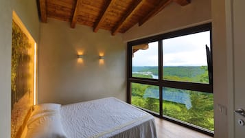 Deluxe Double Room, River View | Minibar, free WiFi, bed sheets