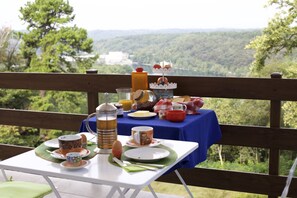 Daily local cuisine breakfast (EUR 15 per person) - Agriturismo Sant'Anna (Somma Lombardo)