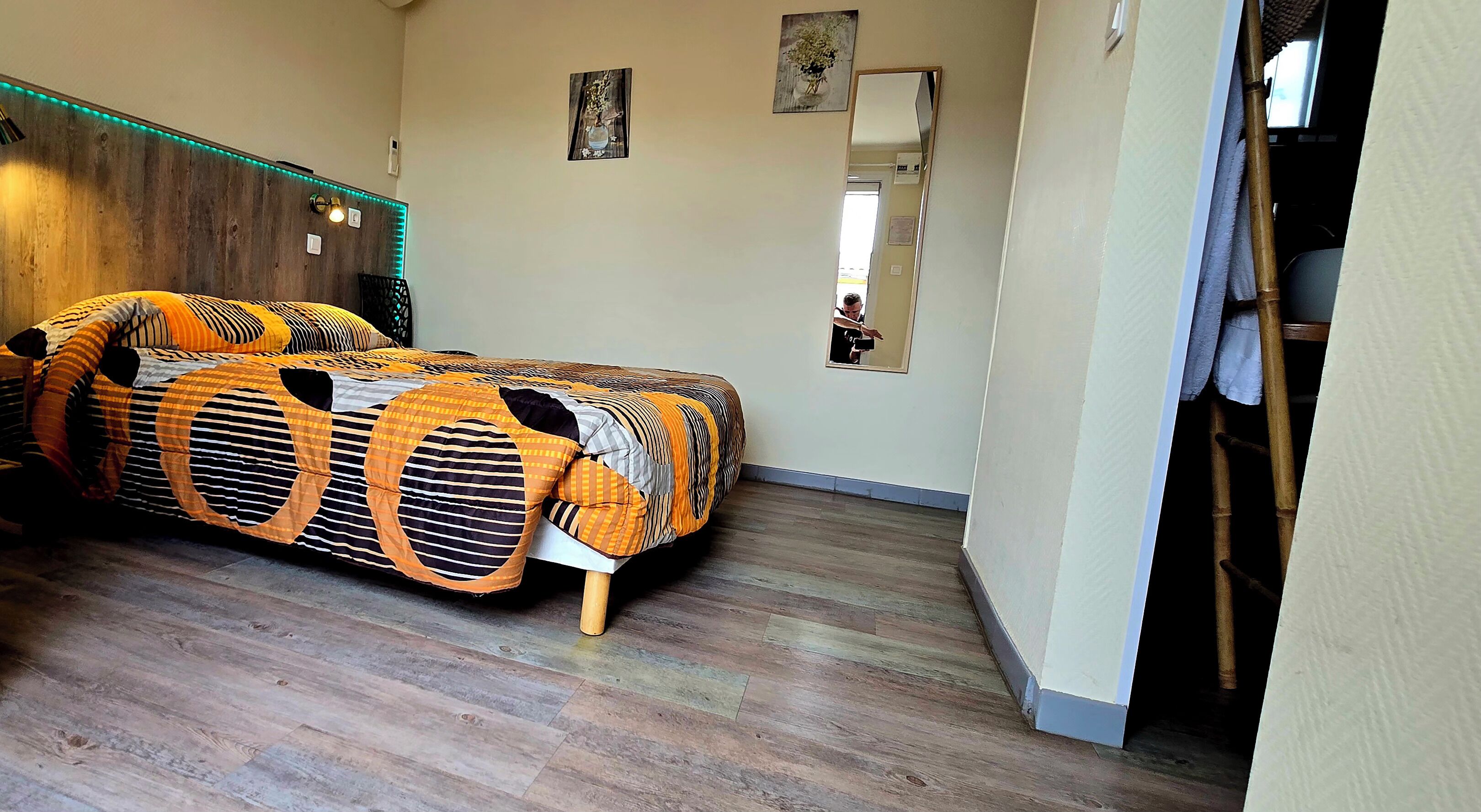 comfort double room, 1 double bed, mobility accessible, private bathroom | 1 bedroom, individually furnished, blackout curtains, free wifi