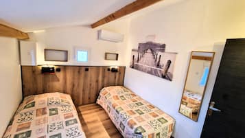 Familienapartment, 3 Schlafzimmer | Individuell eingerichtet, Verdunkelungsvorhänge, kostenloses WLAN