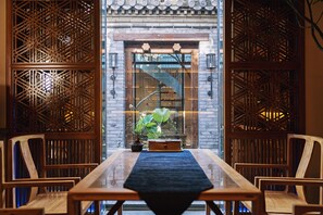 Restaurant - Beijing Le Zai Nan Luo Gu Xiang Wang Fu Jing Forbidden City Courtyard Hotel (Beijing)
