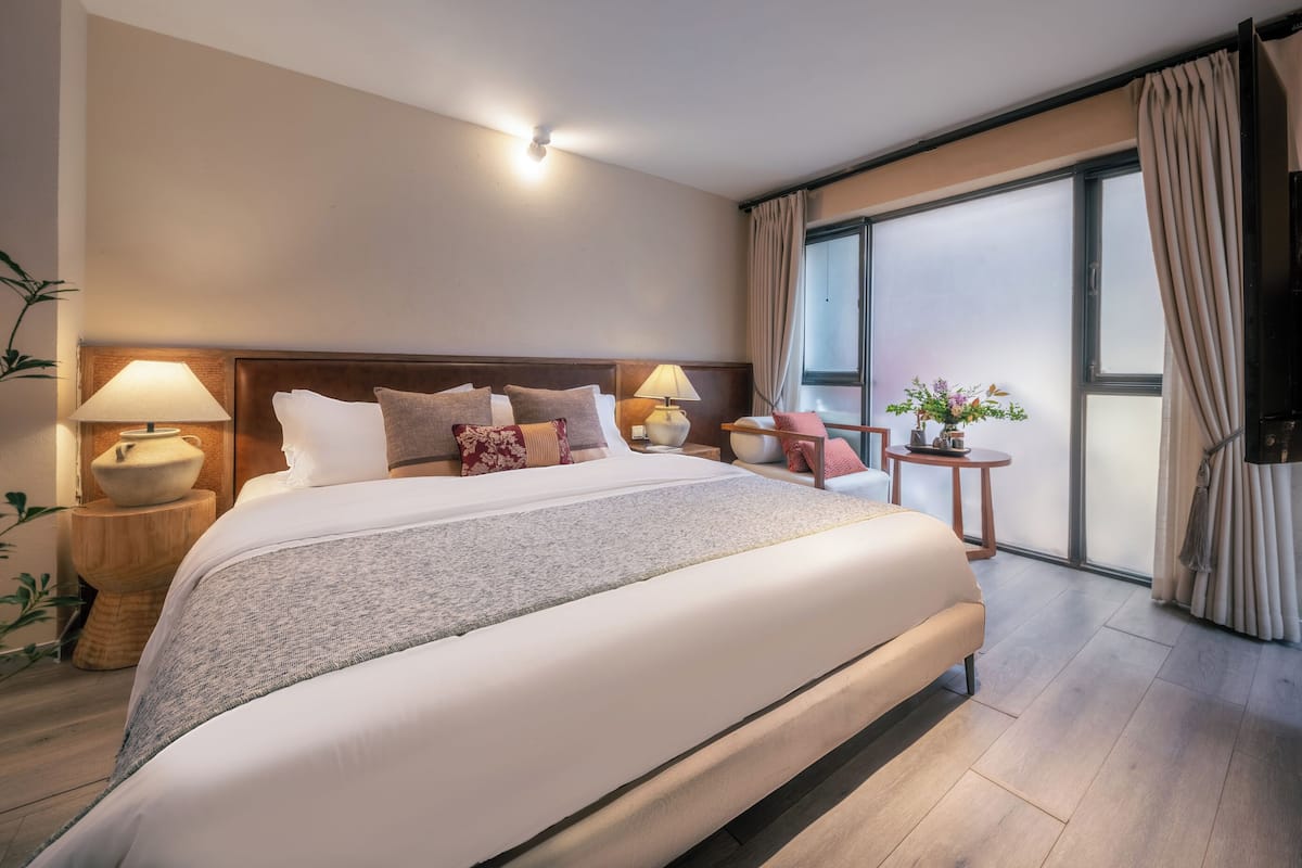 Small Double Room | 1 bedroom, premium bedding, down comforters, in-room safe