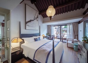 Loft Family 6-person Room with Balcony - Beijing Le Zai Nan Luo Gu Xiang Wang Fu Jing Forbidden City Courtyard Hotel (Beijing)