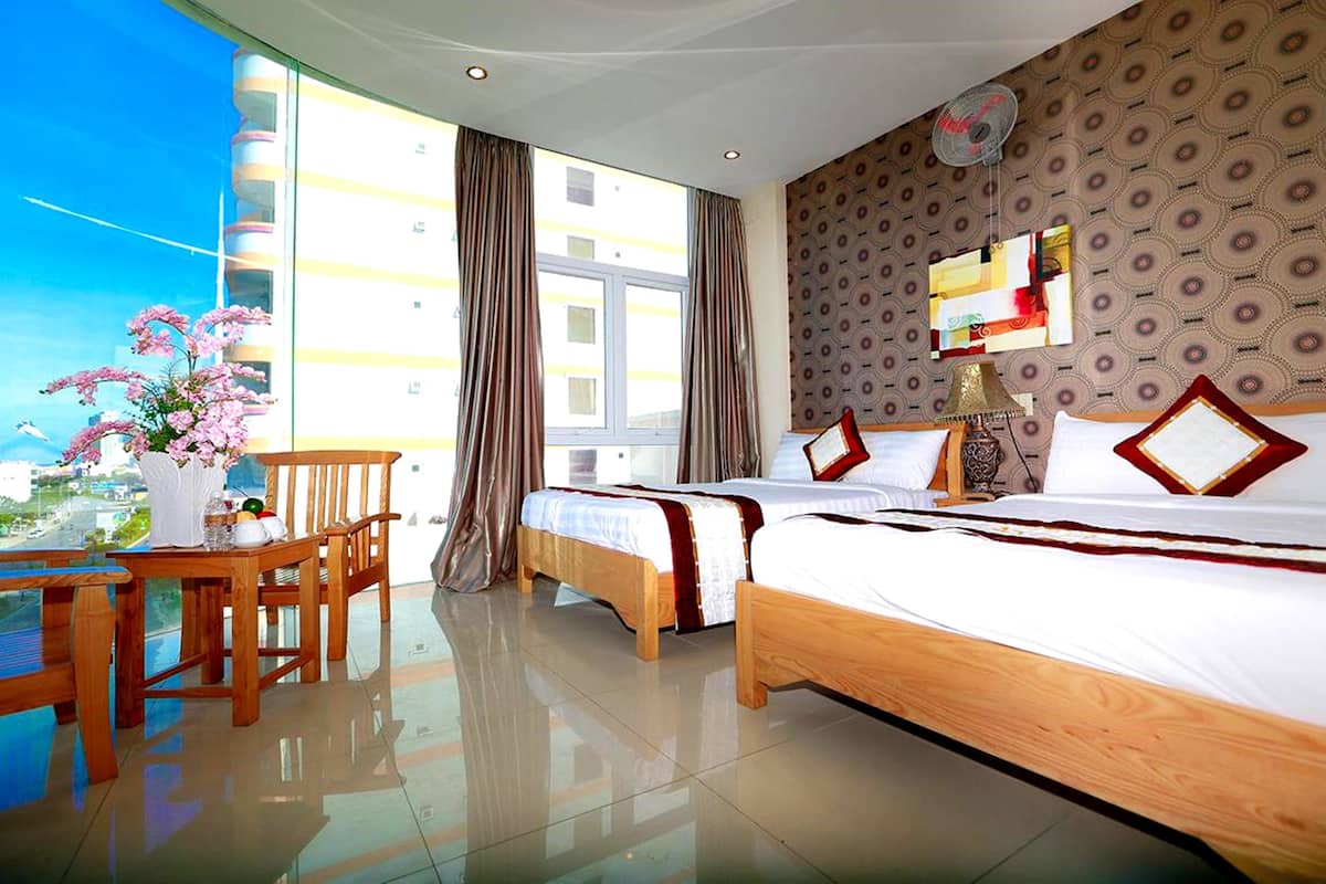 Superior Twin Room | Minibar, desk, blackout drapes, WiFi (free)