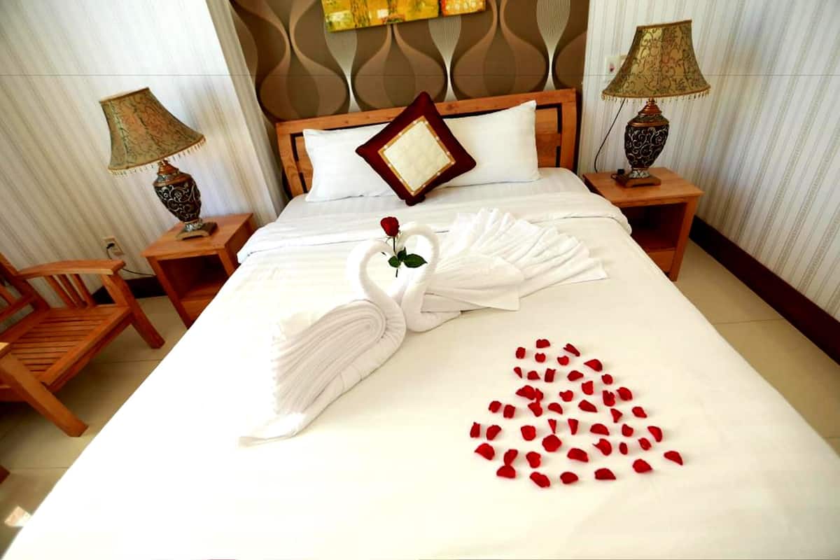 Standard Double Room | Minibar, desk, blackout drapes, WiFi (free)