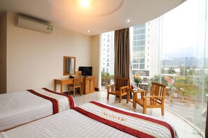 迷你吧、書桌、遮光窗簾/窗簾、免費 Wi-Fi