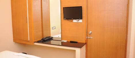 Doppia Standard, 1 camera da letto | Una scrivania, culle/letti per bambini (a pagamento)