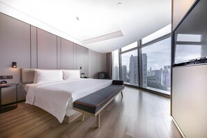 Artículos del minibar gratis y caja de seguridad en la habitación 