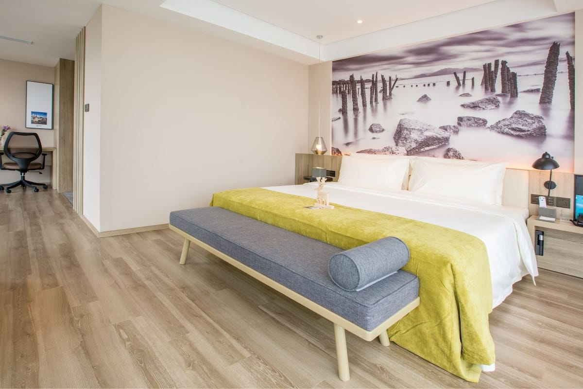 Superior Suite | Free minibar, in-room safe, desk, blackout drapes