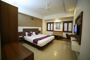 Rollaway beds, free WiFi