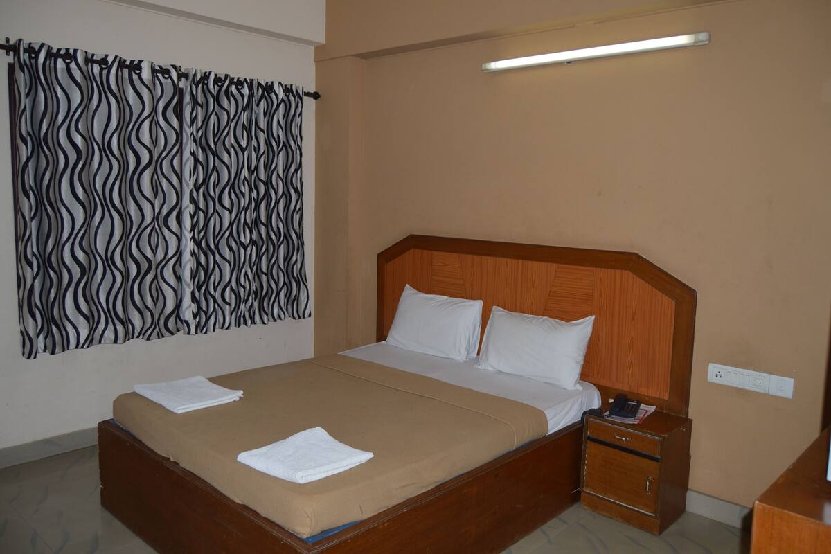 Rollaway beds, free WiFi