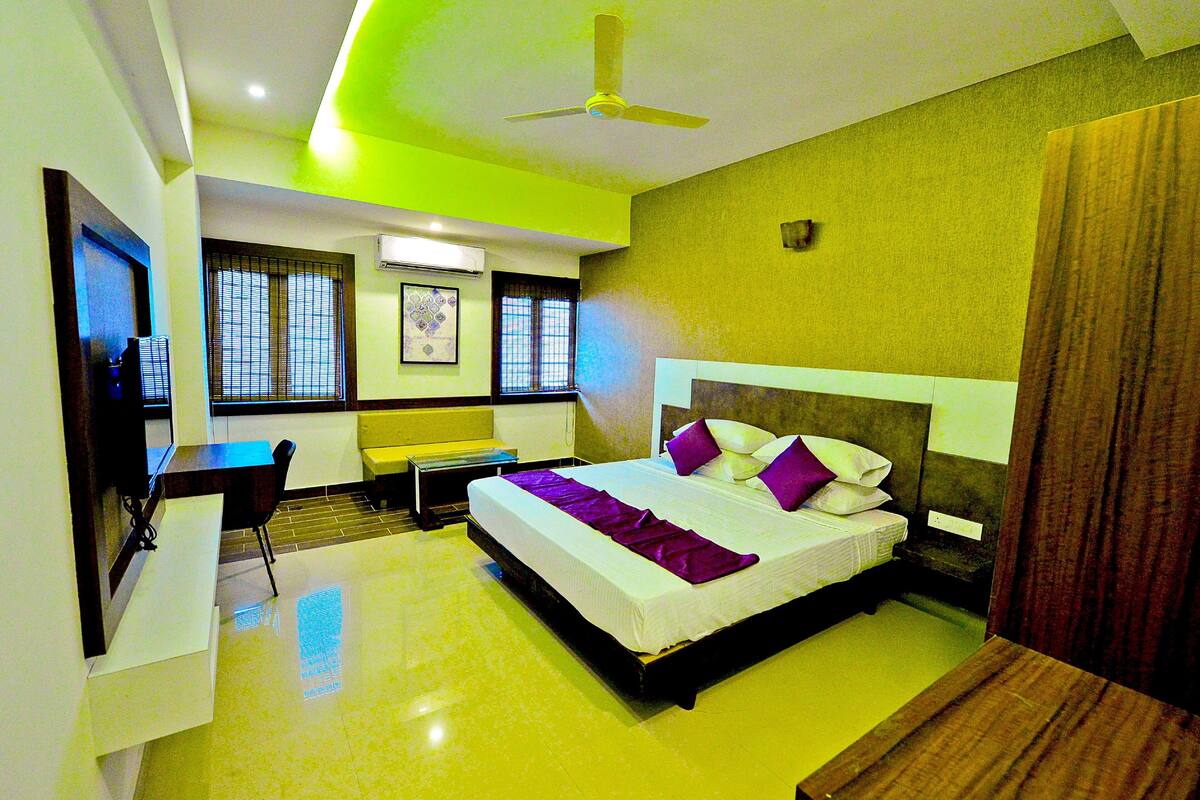 Rollaway beds, free WiFi