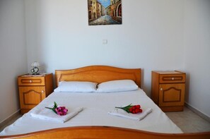 Apartment, Balcony with Sea View, Second floor with spiral staircase (Ilion 3) | Decoración individual, tabla de planchar con plancha, wifi gratis