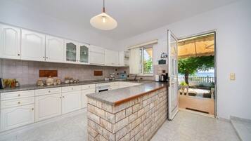 House , 2 Bedrooms, Sea View, with Garden (Melathron 3) | Private kitchen