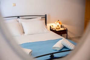 House , 2 Bedrooms, Sea View, with Garden (Melathron 3) | Individually decorated, iron/ironing board, free WiFi, bed sheets - Stegna Ilion (Rhodes)