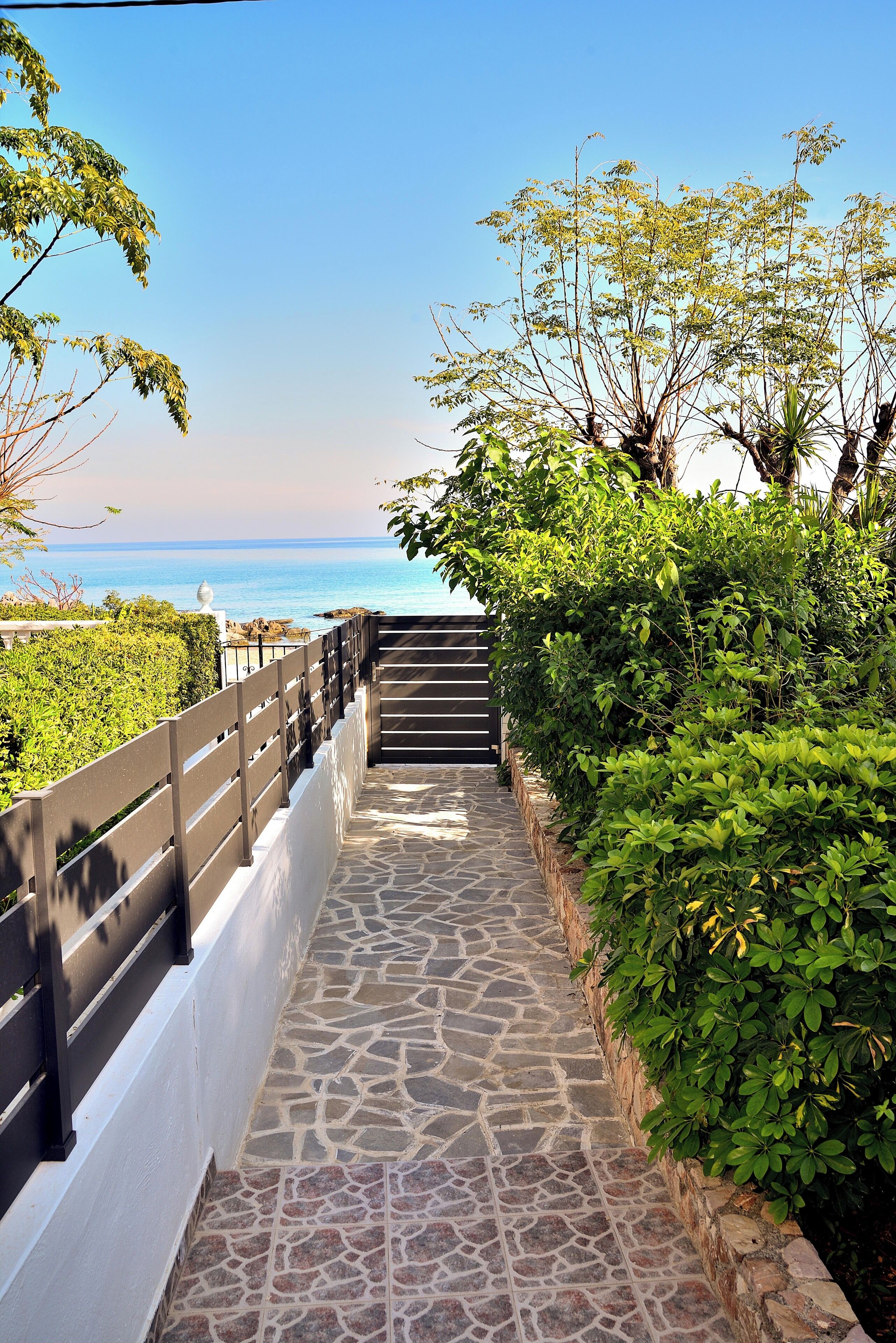 House, 2 Bedrooms, Sea View, Garden (Melathron 1) | Yksilöllisesti sisustettu, silitysrauta/-lauta, ilmainen Wi-Fi