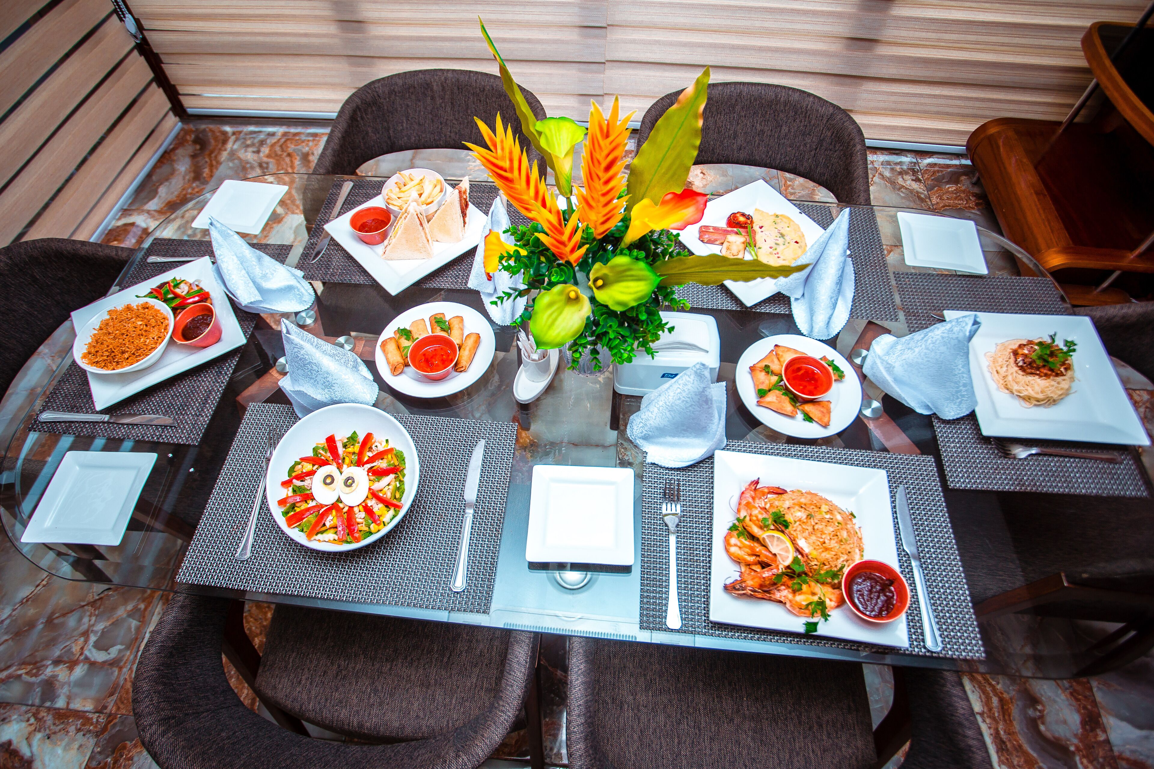 Breakfast, lunch, dinner served; local and international cuisine 