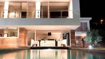 Front of property - evening/night