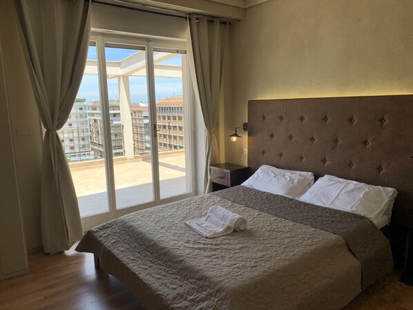 Panoramic Triple Room (Piazza Mazzini, 56) | Room amenity - L'Attico di Piazza Mazzini Rooms (Lecce)