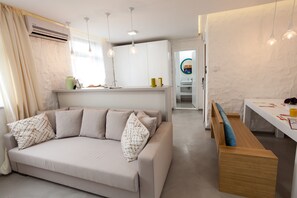 舒適公寓, 1 間臥室, 露台 | 客廳 | 平面電視、Netflix