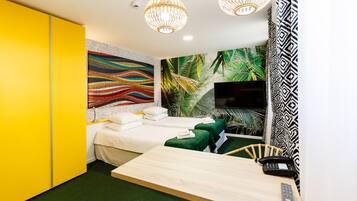 Caja de seguridad en la habitación y decoración personalizada