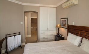 Appartement | 4 chambres, coffres-forts dans les chambres, bureau