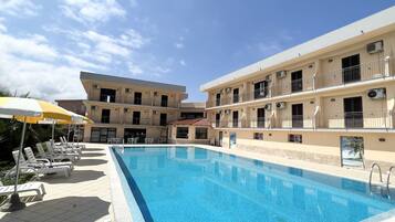 Outdoor pool, pool loungers