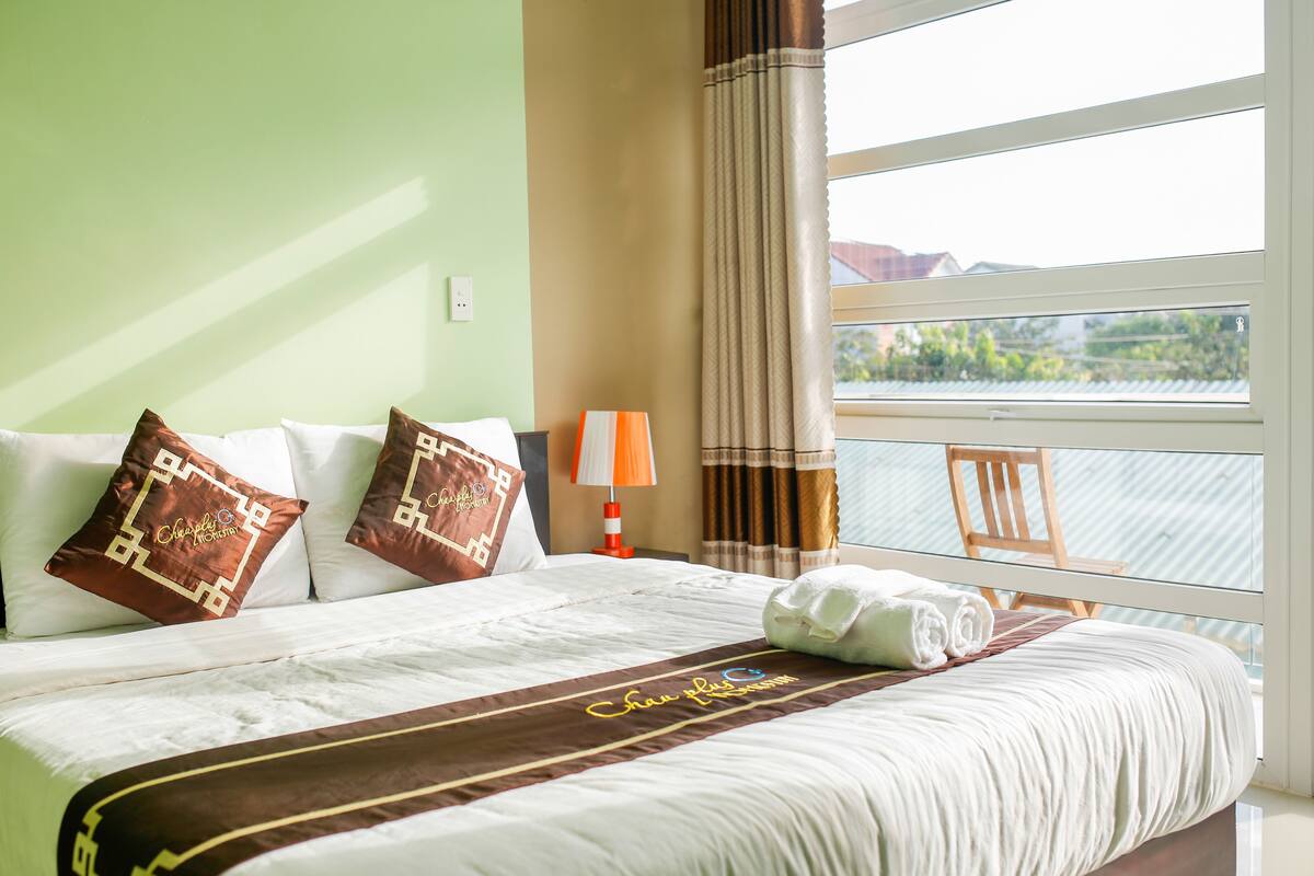 Double Room, Balcony | In-room safe, desk, soundproofing, free WiFi