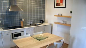 Cozinha privada | Geladeira, micro-ondas, cooktop, lava-louças