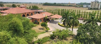 Hotel Lumbini Garden New Crystal