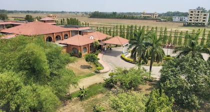 Hotel Lumbini Garden New Crystal