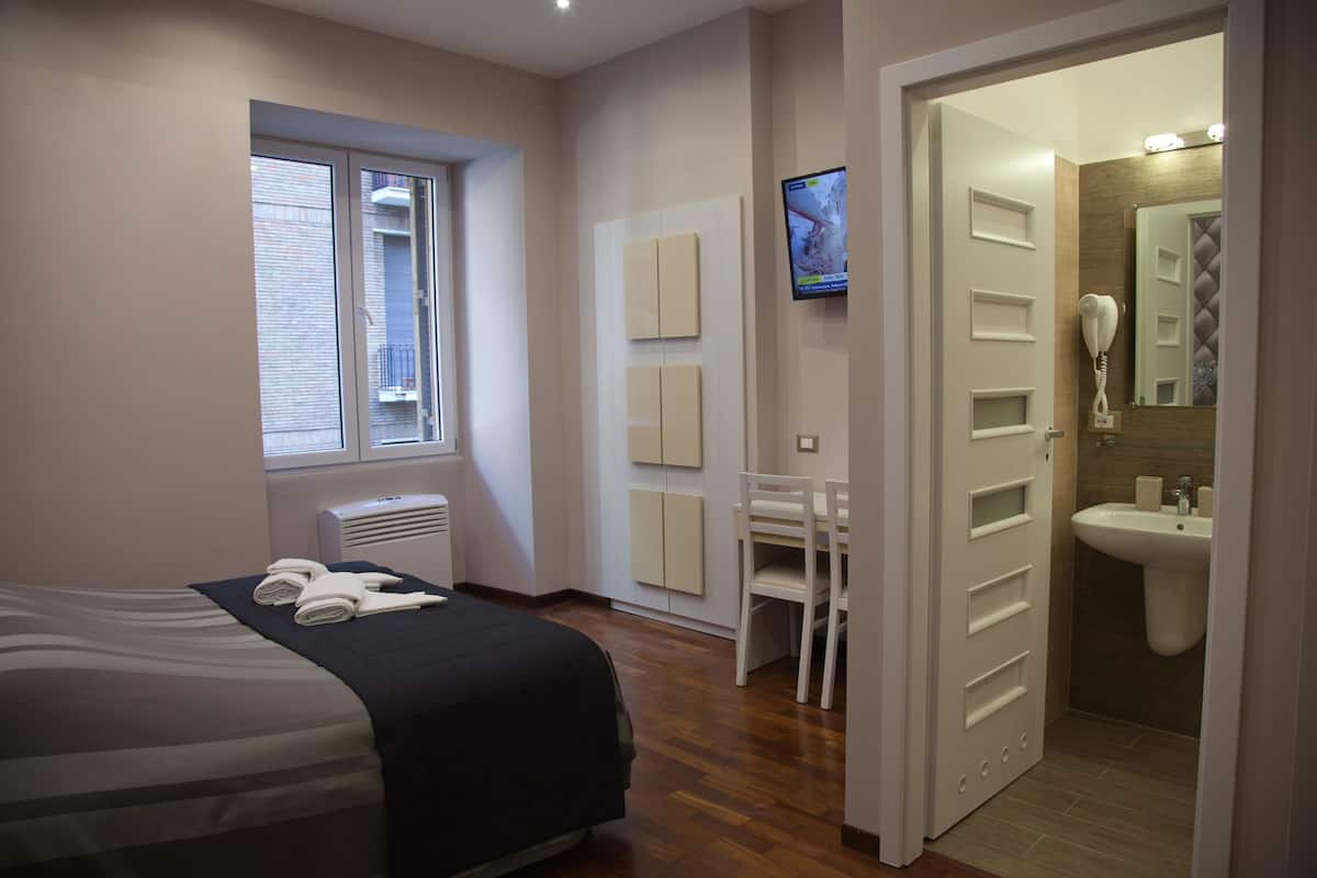 Quarto casal ou duplo luxo | Frigobar, cofres nos quartos, escrivaninha, cortinas blackout