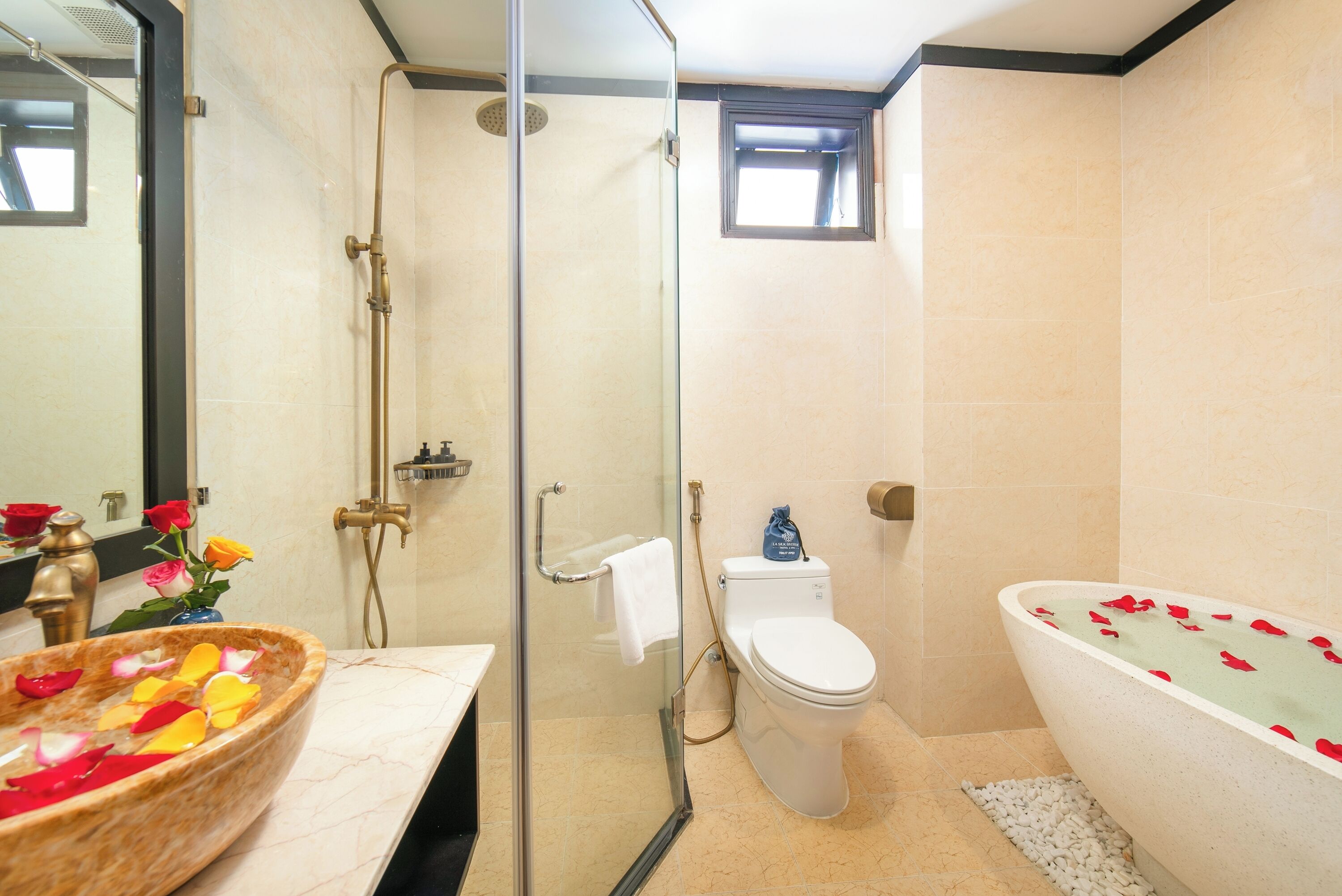 silk suite double or twin room grand river view & balcony | bathroom | shower, rainfall showerhead, free toiletries, hair dryer