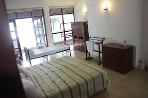 Biệt thự | Bộ đồ giường cao cấp, bàn, giường gấp/giường phụ (phụ phí)