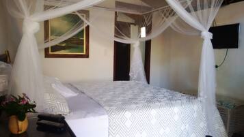 Suite tradicional, 1 cama Queen size, balcón, junto a la playa | Ropa de cama de alta calidad y camas con pillow-top