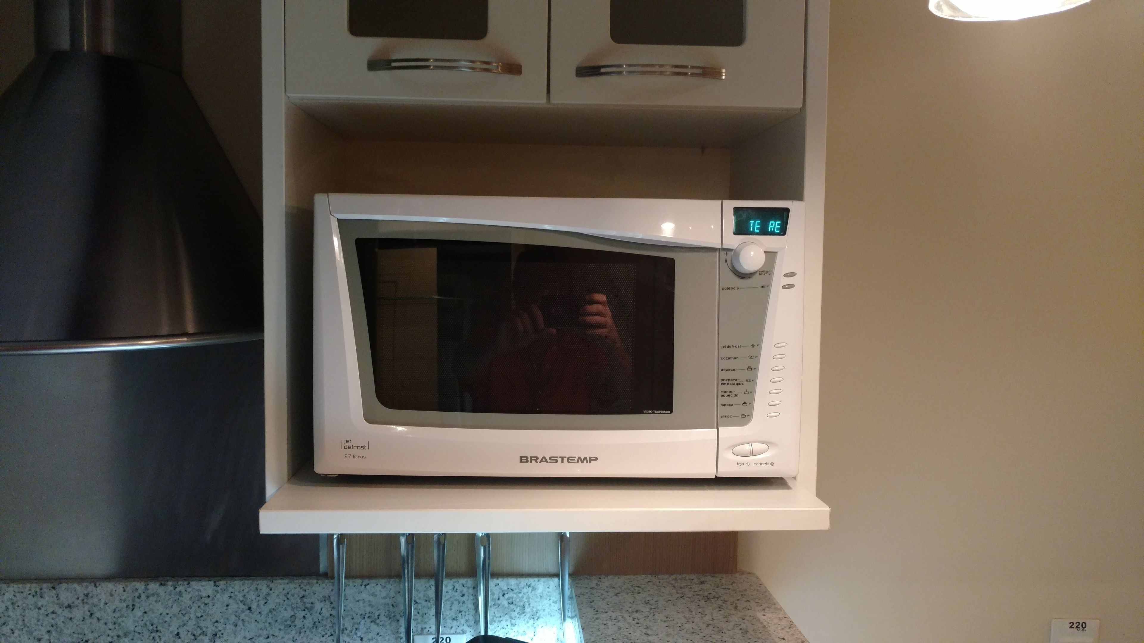 studio standard prime | private kitchen | fridge, microwave, stovetop, coffee/tea maker