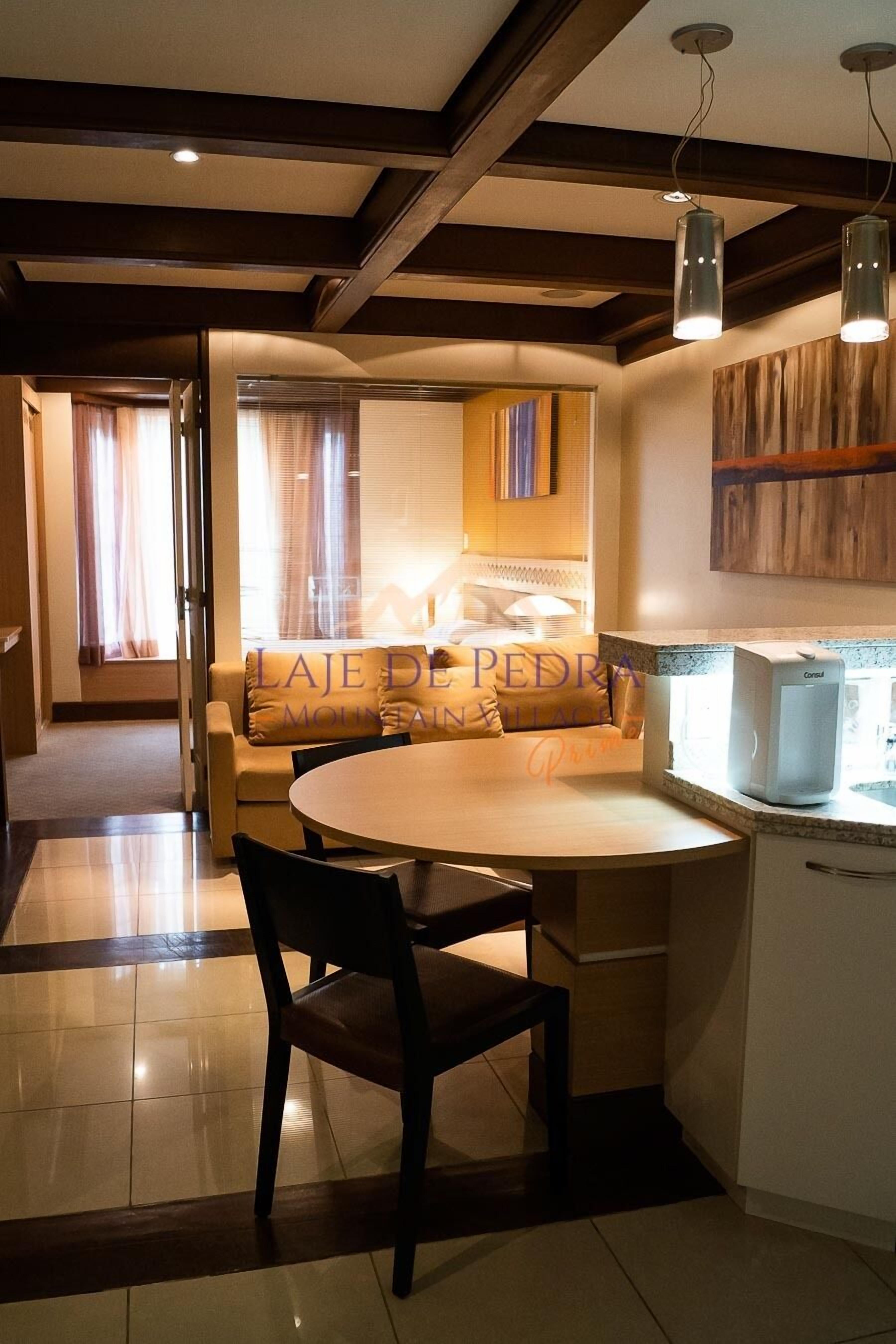studio premium prime | private kitchen | fridge, microwave, stovetop, coffee/tea maker