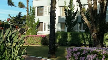 Fachada da propriedade