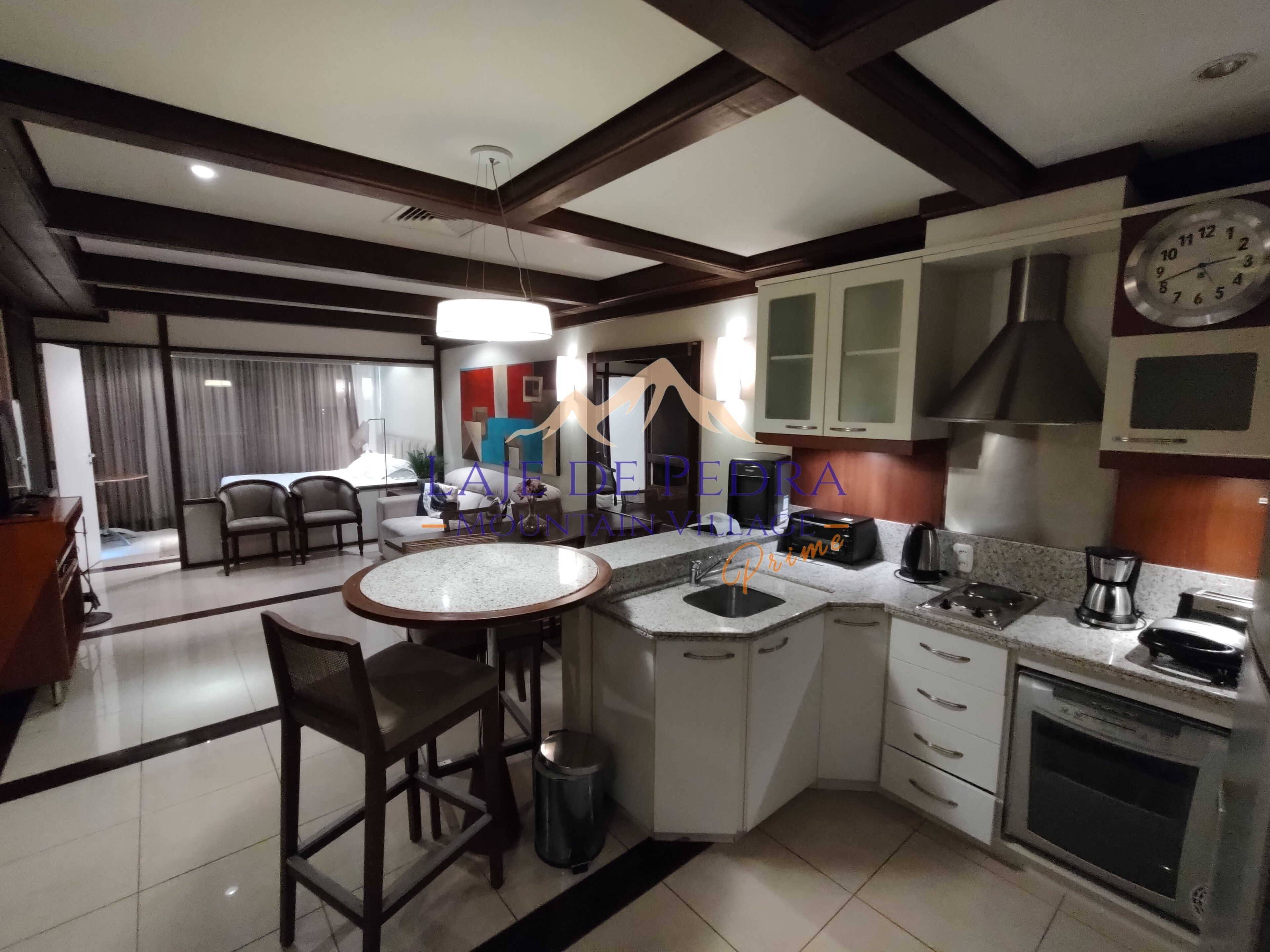 Suite Royal Prime | Bếp riêng | Tủ lạnh, lò vi sóng, bếp nấu, dụng cụ pha cà phê/trà 