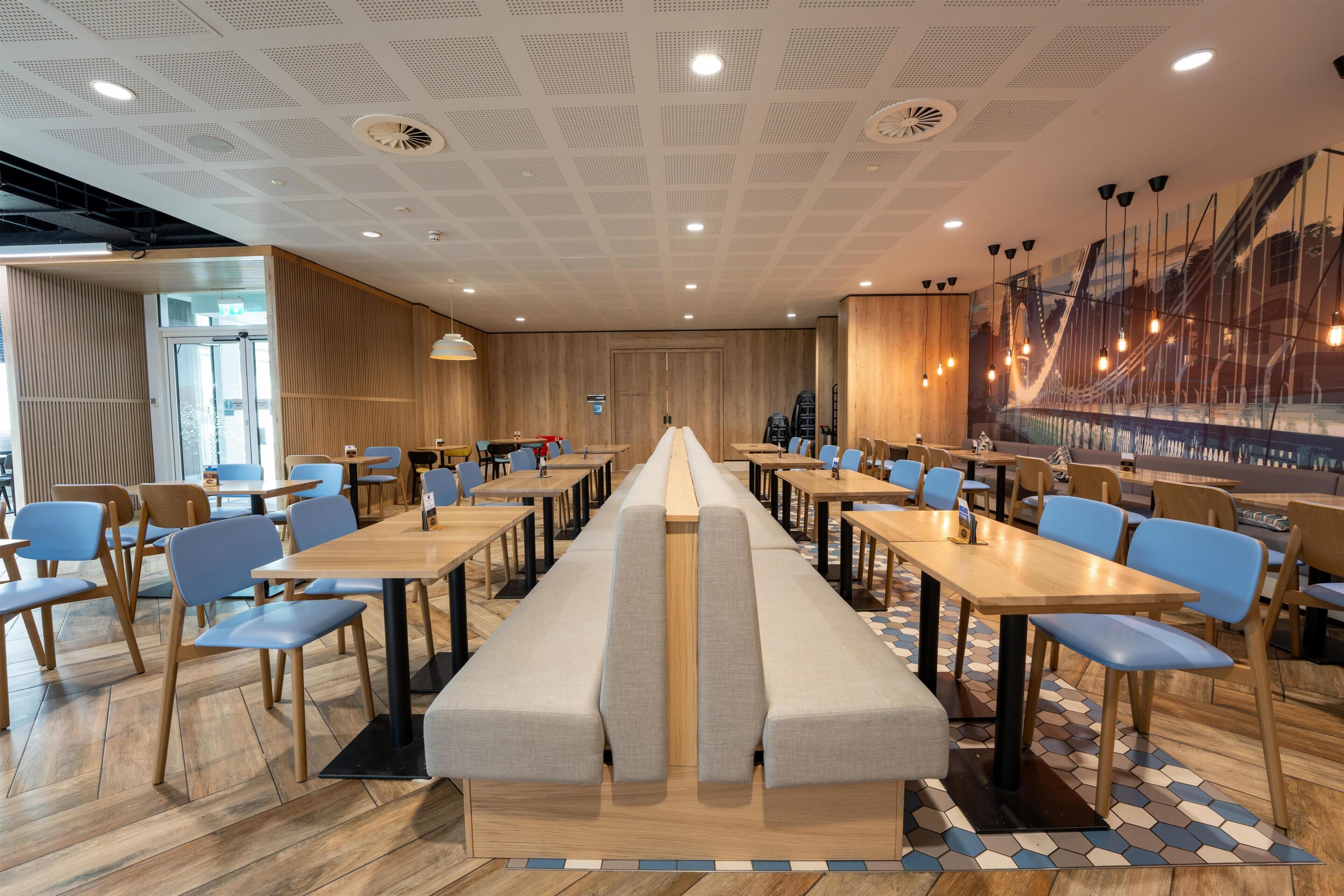 Photo - Hampton by Hilton Bristol Airport